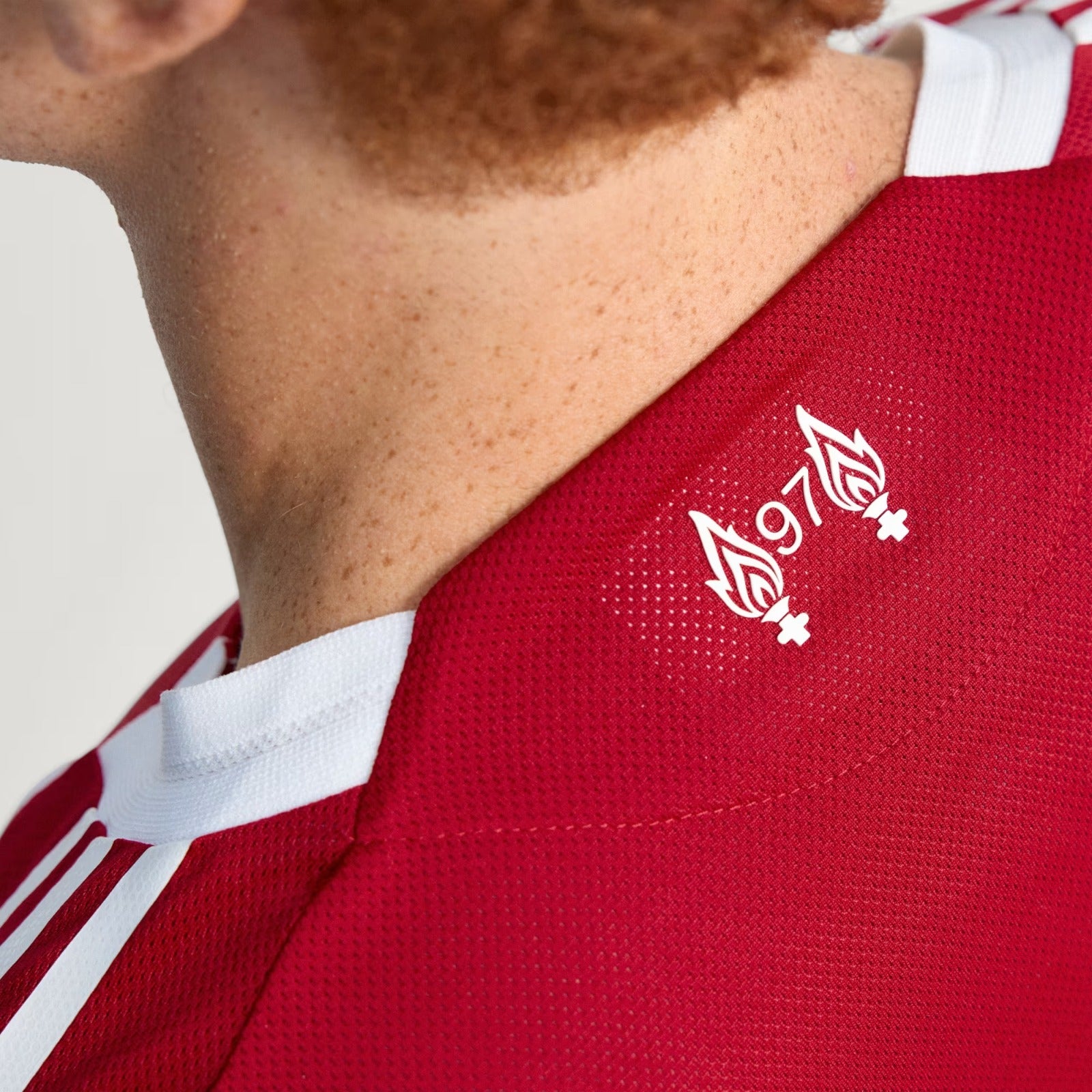 Camisa Liverpool I 2025/26 - Versão Jogador