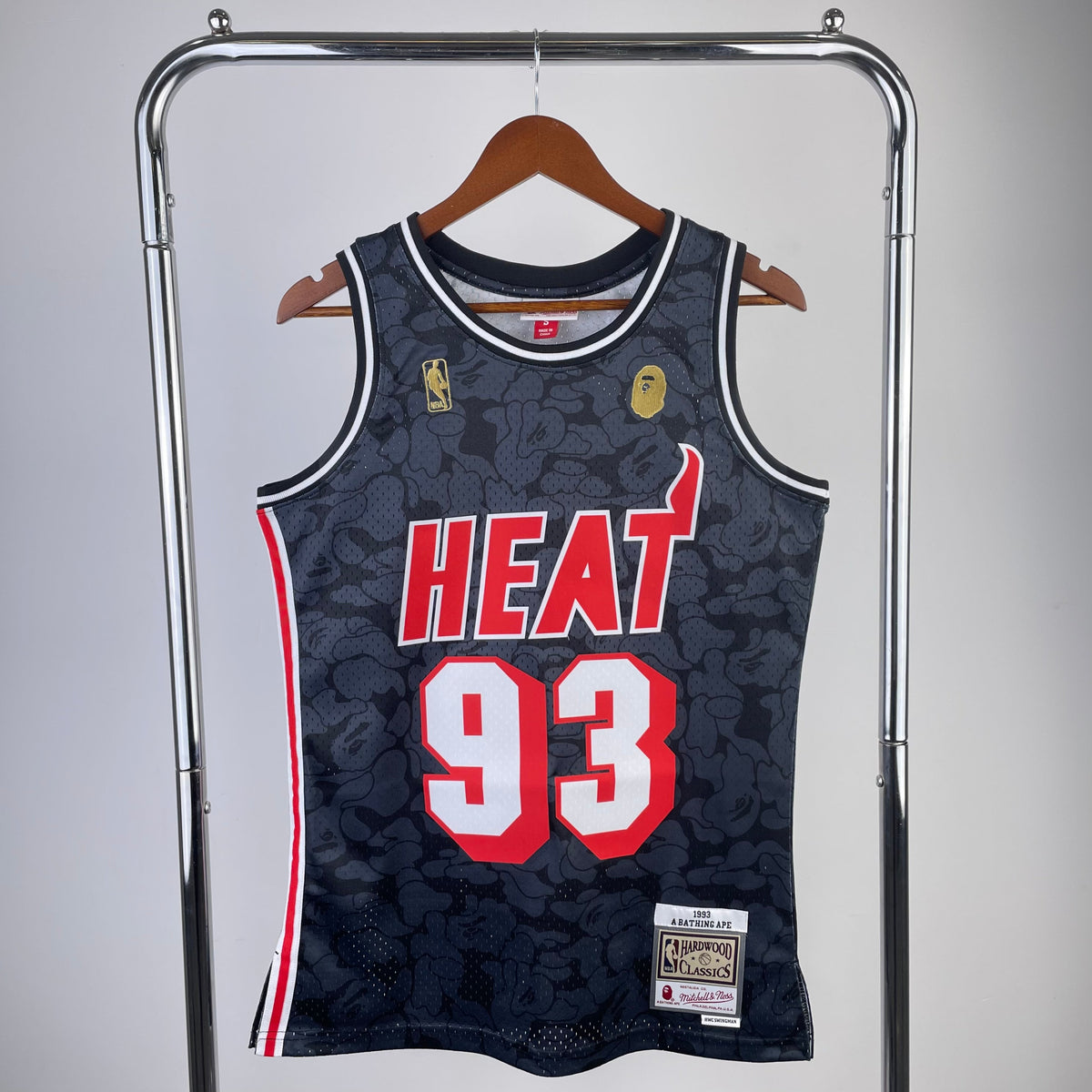 Regata Miami Heat Mitchell & Ness BAPE Black Edition 1993 - Rei da Pelada