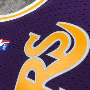 Regata Los Angeles Lakers Mitchell & Ness Away 84/85 - Rei da Pelada